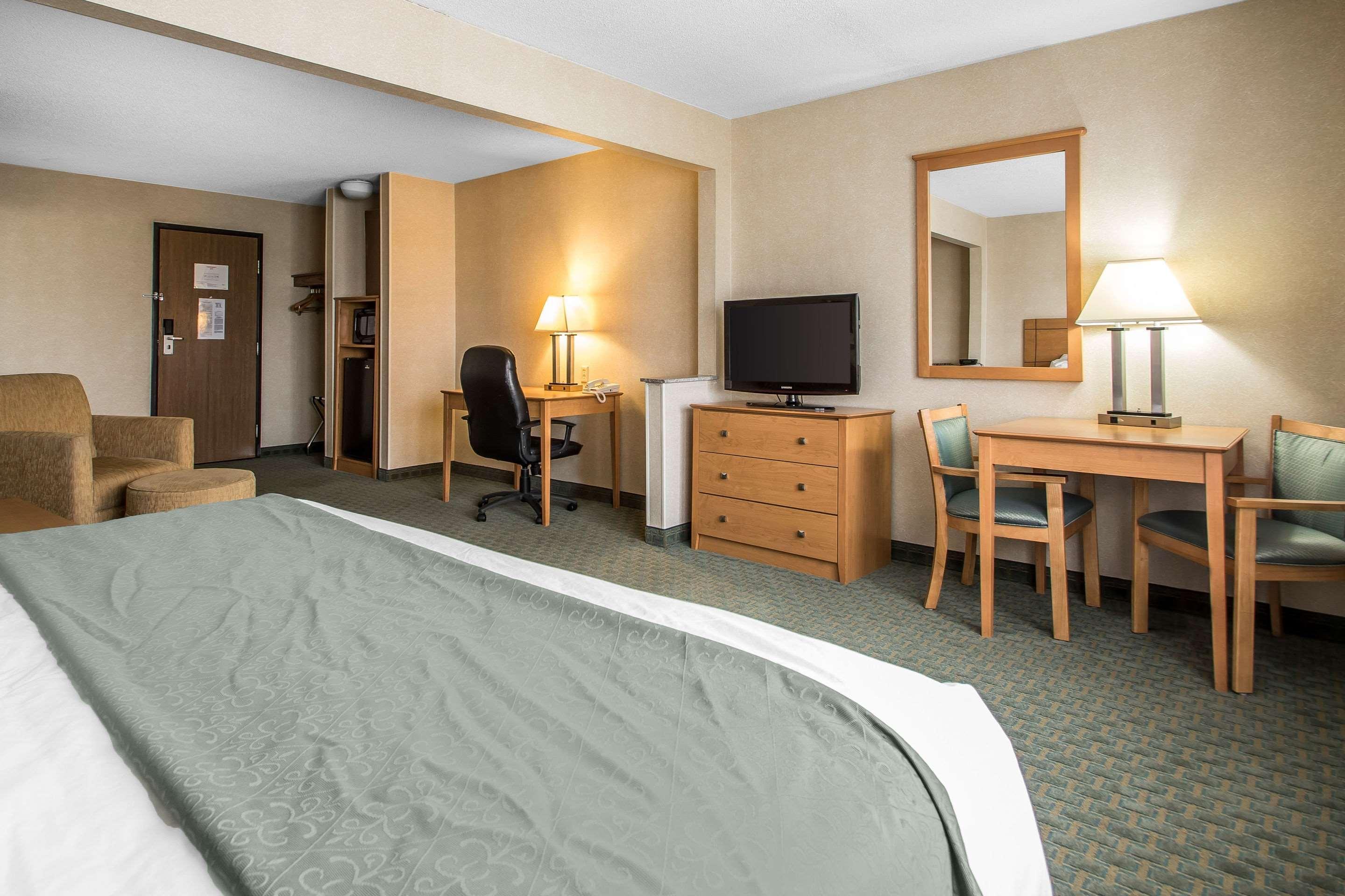 Quality Inn Dubuque On Hwy 20 Zewnętrze zdjęcie