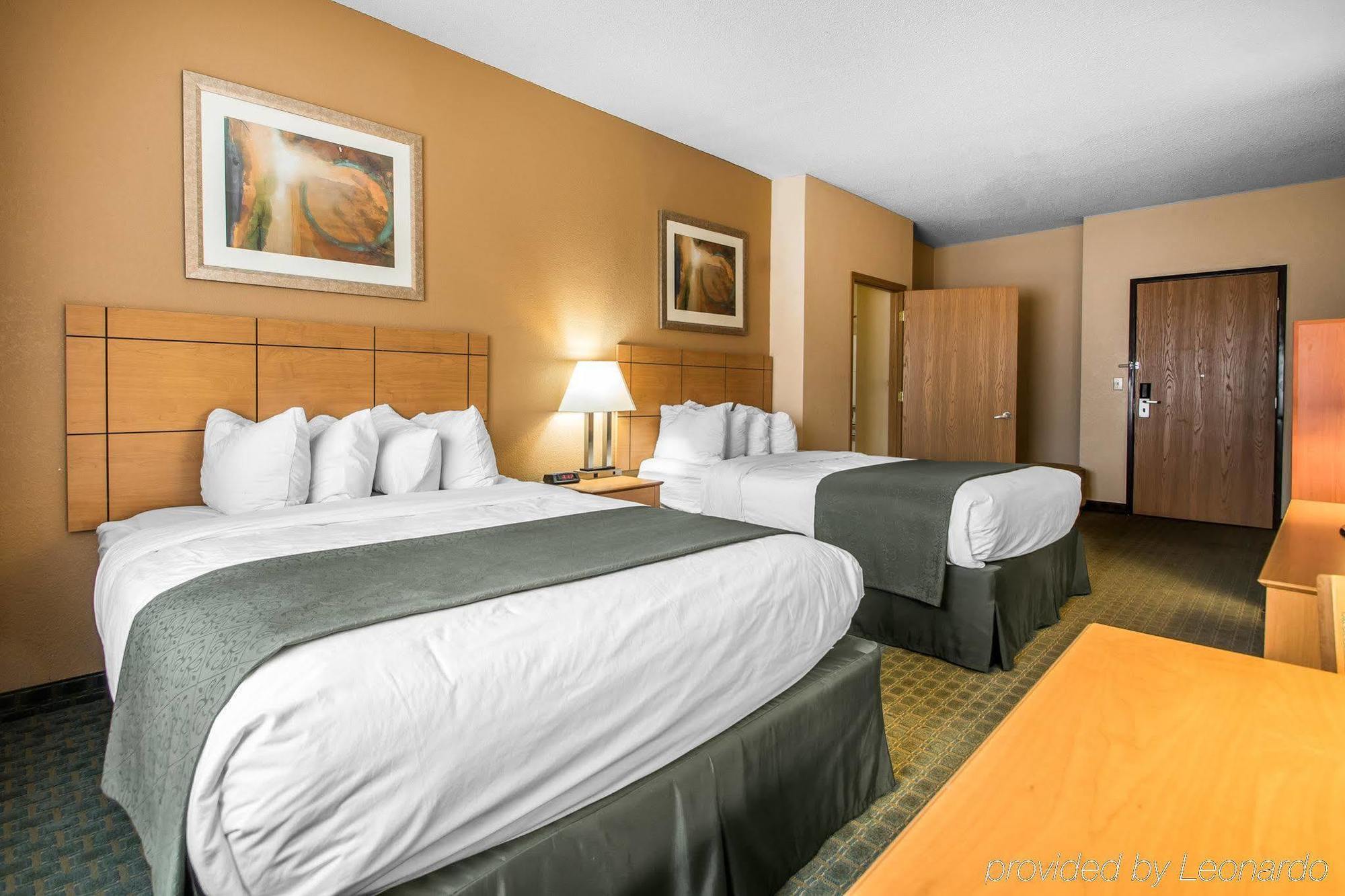 Quality Inn Dubuque On Hwy 20 Zewnętrze zdjęcie