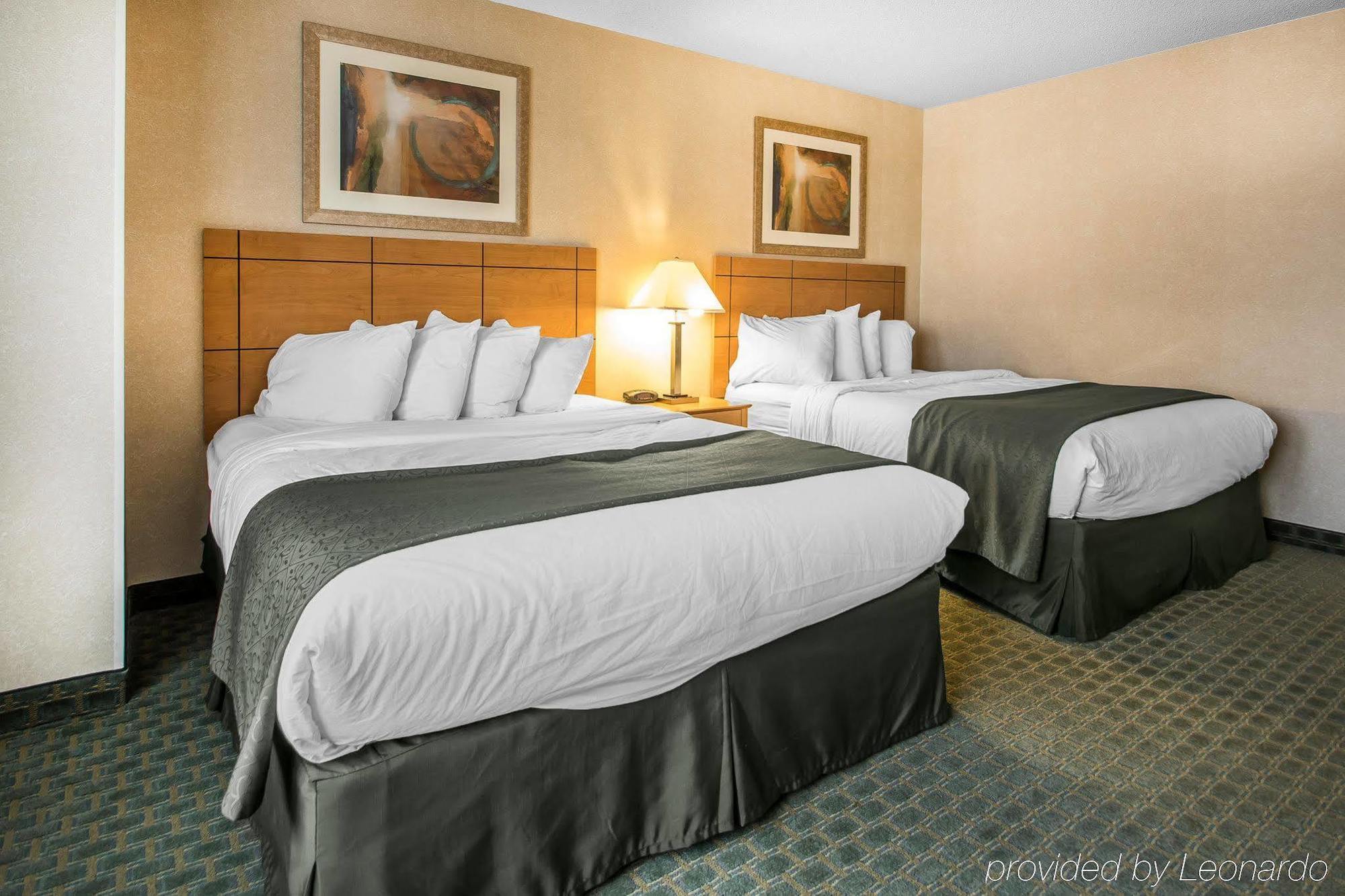 Quality Inn Dubuque On Hwy 20 Zewnętrze zdjęcie